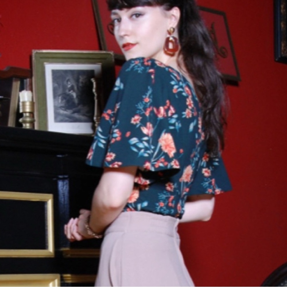 Pinup Couture Teal Floral V-Neck Blouse with Coral Blooms - Picture 2 of 7